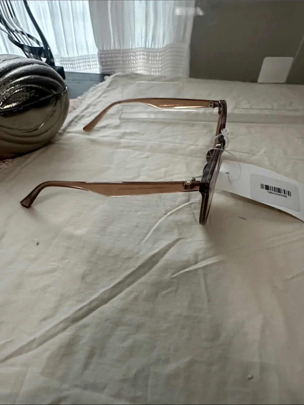 Universal Thread Women's Sunglasses in Light Brown and Dark Lenses NWT